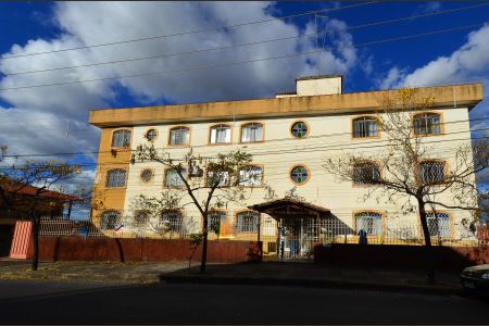 Apartamento à venda com 120m², 3 quartos e 2 vagas Apartamento à venda com 120m², 3 quartos e 2 vagasFachada