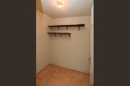Apartamento à venda com 120m², 3 quartos e 2 vagas Apartamento à venda com 120m², 3 quartos e 2 vagasQuarto de Serviço