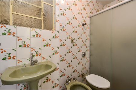 Apartamento à venda com 120m², 3 quartos e 2 vagas Apartamento à venda com 120m², 3 quartos e 2 vagasBanheiro Suíte