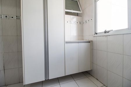 Área de Serviço de apartamento para alugar com 2 quartos, 64m² em Vila Creti, Barueri