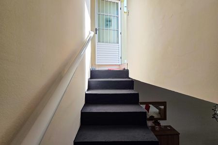 Escada de casa de condomínio para alugar com 3 quartos, 143m² em Jardim Aloha, Praia Grande