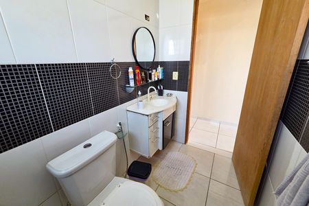 Casa de condomínio para alugar com 244m², 3 quartos e sem vaga Casa de condomínio para alugar com 244m², 3 quartos e sem vagaBanheiro