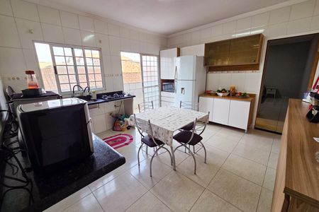 Casa de condomínio para alugar com 244m², 3 quartos e sem vaga Casa de condomínio para alugar com 244m², 3 quartos e sem vagaCozinha