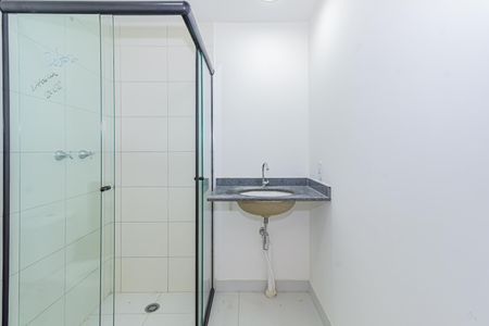Banheiro de kitnet/studio à venda com 1 quarto, 24m² em Vila Cordeiro, São Paulo