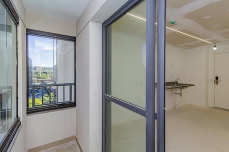 Varanda de kitnet/studio à venda com 1 quarto, 24m² em Vila Cordeiro, São Paulo