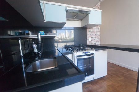 Cozinha de kitnet/studio para alugar com 1 quarto, 20m² em Funcionários, Belo Horizonte