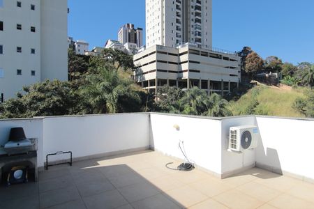 Apartamento à venda com 140m², 3 quartos e 3 vagasCobertura
