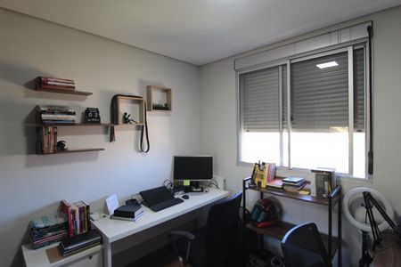 Quarto 2 de apartamento à venda com 3 quartos, 140m² em Ouro Preto, Belo Horizonte