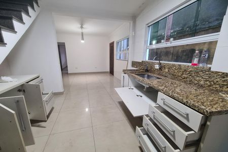 Cozinha de casa para alugar com 1 quarto, 150m² em Jardim Rodolfo Pirani, São Paulo