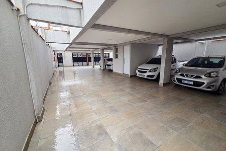 Garagem de casa de condomínio para alugar com 2 quartos, 70m² em Vila Tupi, Praia Grande