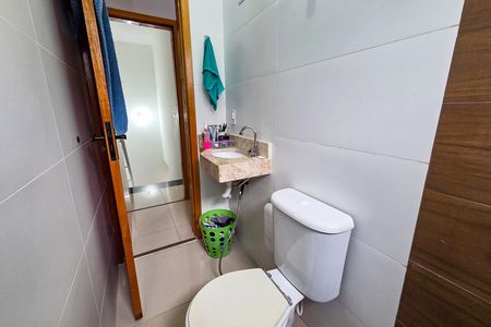 Casa de condomínio para alugar com 70m², 2 quartos e 1 vaga Casa de condomínio para alugar com 70m², 2 quartos e 1 vagaBanheiro da Suíte 1