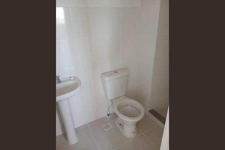 Banheiro de apartamento à venda com 2 quartos, 46m² em Feitoria, São Leopoldo