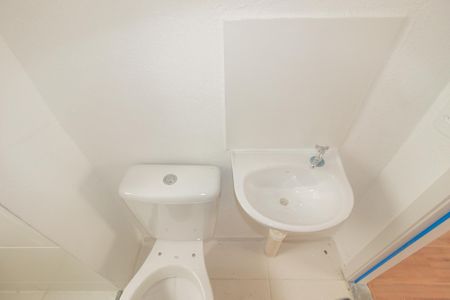 Banheiro de apartamento para alugar com 2 quartos, 40m² em Campo Grande, Rio de Janeiro