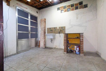 Casa de condomínio para alugar com 72m², 3 quartos e 2 vagas Casa de condomínio para alugar com 72m², 3 quartos e 2 vagasQuintal