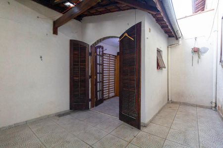 Casa de condomínio para alugar com 72m², 3 quartos e 2 vagas Casa de condomínio para alugar com 72m², 3 quartos e 2 vagasQuintal