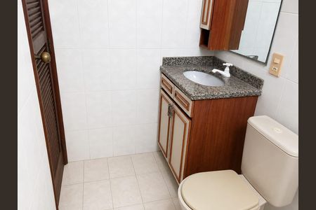 Casa para alugar com 120m², 2 quartos e 2 vagasBanheiro