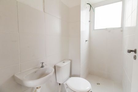 Banheiro de apartamento à venda com 2 quartos, 42m² em Estância Velha, Canoas