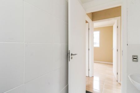 Banheiro de apartamento à venda com 2 quartos, 42m² em Estância Velha, Canoas