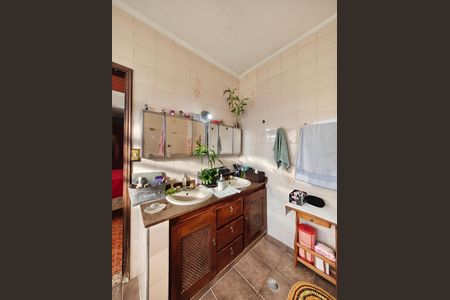 Casa à venda com 230m², 3 quartos e 6 vagas Casa à venda com 230m², 3 quartos e 6 vagasBanheiro da Suíte