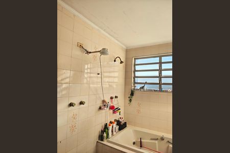 Casa à venda com 230m², 3 quartos e 6 vagas Casa à venda com 230m², 3 quartos e 6 vagasBanheiro da Suíte