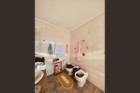 Casa à venda com 230m², 3 quartos e 6 vagas Casa à venda com 230m², 3 quartos e 6 vagasBanheiro da Suíte