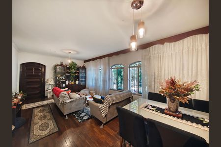 Casa à venda com 3 quartos, 230m² em Jardim Virginia Bianca, São Paulo