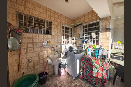 Casa à venda com 230m², 3 quartos e 6 vagas Casa à venda com 230m², 3 quartos e 6 vagasÁrea de Serviço