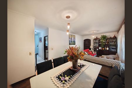 Casa à venda com 230m², 3 quartos e 6 vagas Casa à venda com 230m², 3 quartos e 6 vagasSala