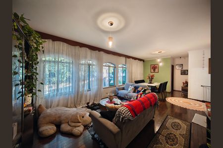 Casa à venda com 230m², 3 quartos e 6 vagas Casa à venda com 230m², 3 quartos e 6 vagasSala