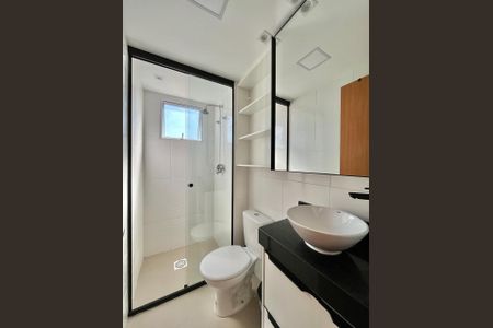 Banheiro de apartamento à venda com 2 quartos, 43m² em Vila Satúrnia, Campinas