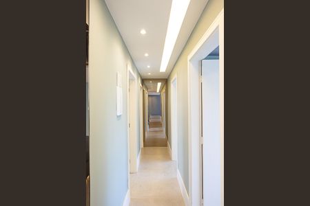 Apartamento à venda com 150m², 3 quartos e 1 vaga Apartamento à venda com 150m², 3 quartos e 1 vagaBanheiro Corredor