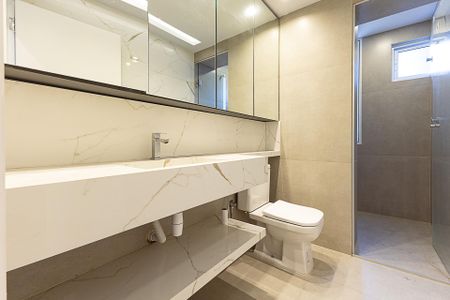 Apartamento à venda com 150m², 3 quartos e 1 vaga Apartamento à venda com 150m², 3 quartos e 1 vagaBanheiro Social