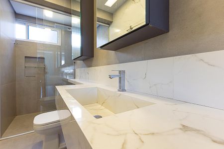 Banheiro da Suíte de apartamento à venda com 3 quartos, 150m² em Itaim Bibi, São Paulo