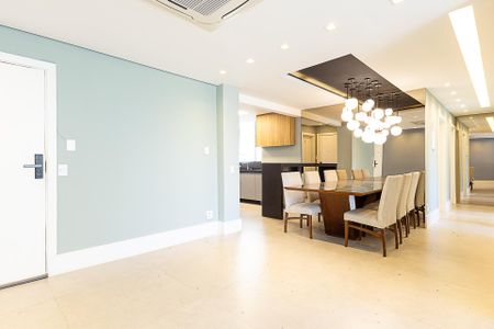 Apartamento à venda com 150m², 3 quartos e 1 vaga Apartamento à venda com 150m², 3 quartos e 1 vagaSala