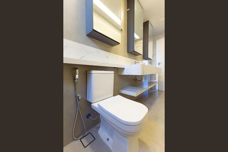 Apartamento à venda com 150m², 3 quartos e 1 vaga Apartamento à venda com 150m², 3 quartos e 1 vagaBanheiro da Suíte