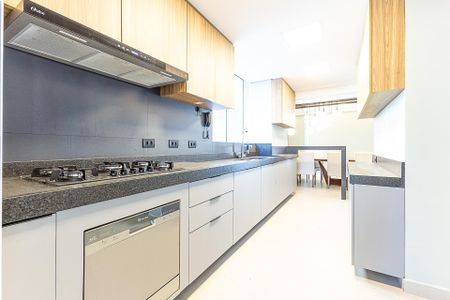 Cozinha de apartamento à venda com 3 quartos, 150m² em Itaim Bibi, São Paulo