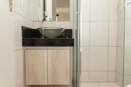 Banheiro de apartamento para alugar com 3 quartos, 67m² em Lídice, Uberlândia