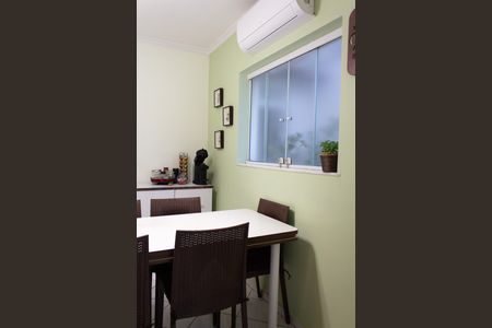 Área comum de casa de condomínio à venda com 5 quartos, 350m² em Vila Elvira, São Paulo