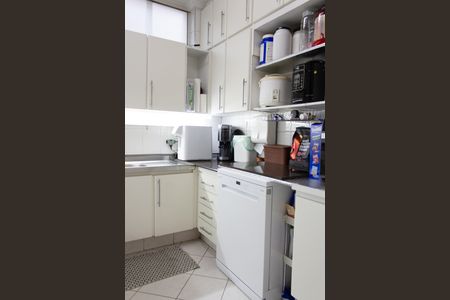 Cozinha de casa de condomínio à venda com 5 quartos, 350m² em Vila Elvira, São Paulo