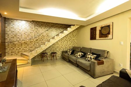 Casa para alugar com 240m², 4 quartos e 1 vagaSala