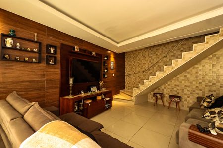 Casa para alugar com 4 quartos, 240m² em Grajaú, Belo Horizonte