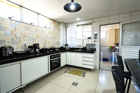 Casa para alugar com 240m², 4 quartos e 1 vagaCozinha
