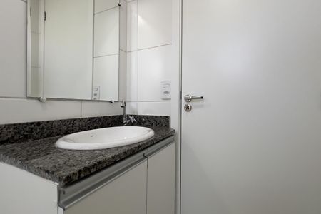 Apartamento para alugar com 55m², 2 quartos e 1 vaga Apartamento para alugar com 55m², 2 quartos e 1 vagaBanheiro da Suíte