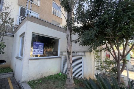 Fachada com placa grande de apartamento para alugar com 2 quartos, 55m² em Jardim do Papai, Guarulhos