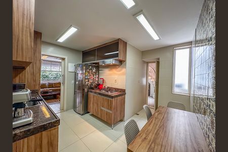 Apartamento à venda com 208m², 3 quartos e 1 vaga