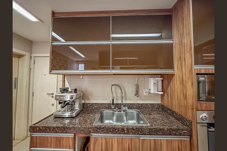 Apartamento à venda com 208m², 3 quartos e 1 vaga