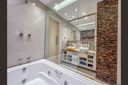 Apartamento à venda com 208m², 3 quartos e 1 vaga
