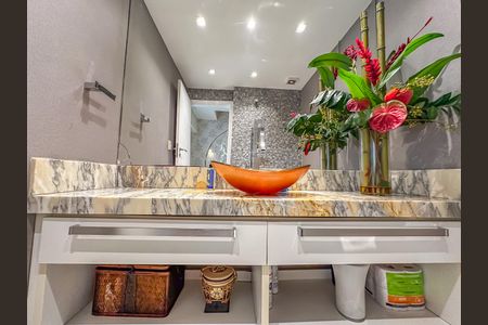 Apartamento à venda com 208m², 3 quartos e 1 vaga