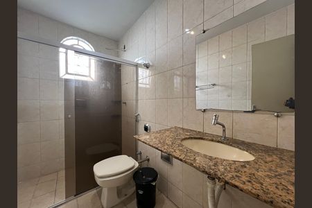 Banheiro Social de casa à venda com 3 quartos, 180m² em Serrano, Belo Horizonte