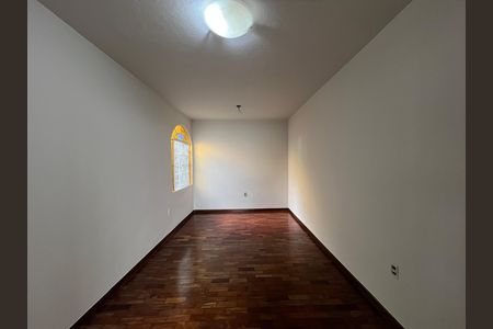 Sala 2 de casa à venda com 3 quartos, 180m² em Serrano, Belo Horizonte